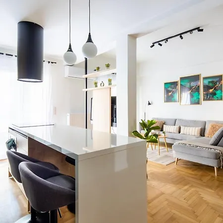 Apartment Mystique 2-bedroom In Athens