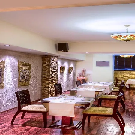 Nicola Hotel 2*