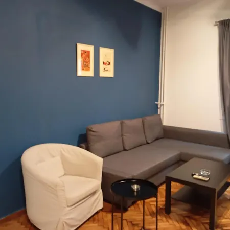 Apartament Pipinou Downtown By Zain Ateny