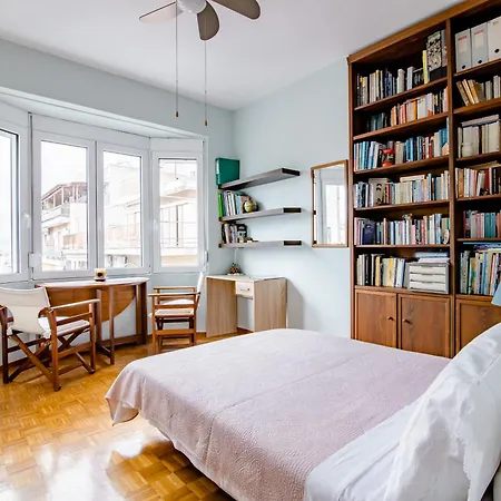 Akropolis View Flat Near Koukaki And Plaka Apartment