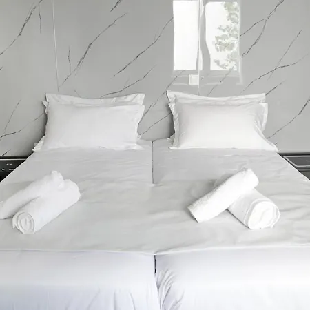 Celia Apartmanhotel 2*