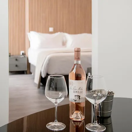 Celia Apartahotel Atenas