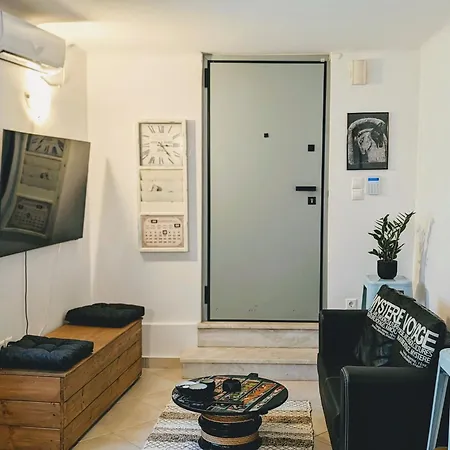 ζεστό κοντά στο κέντρο της αθήνας
