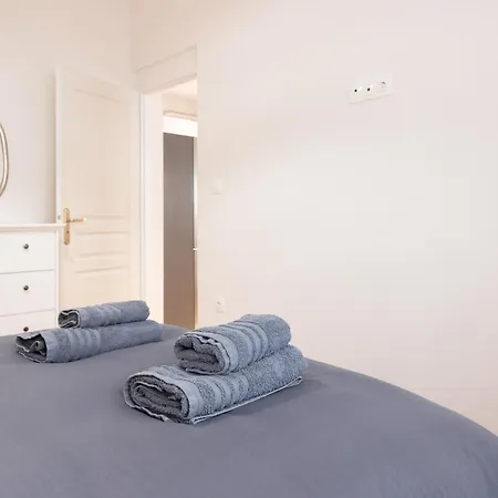 Apartment Spacious Luxury Apt In City Center Tan