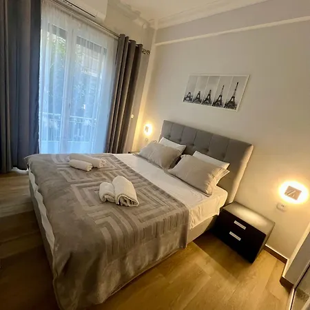 Live Cozy Athens