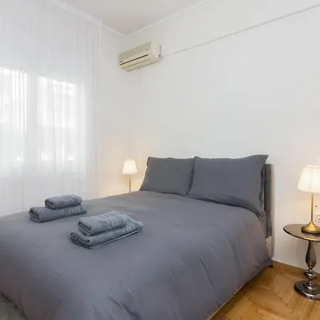Spacious Luxury Apt In City Center Tan Apartment *