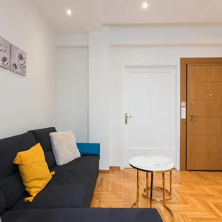 Spacious Luxury Apt In City Center Tan *