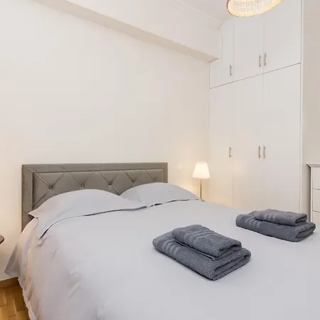 Spacious Luxury Apt In City Center Tan Athens