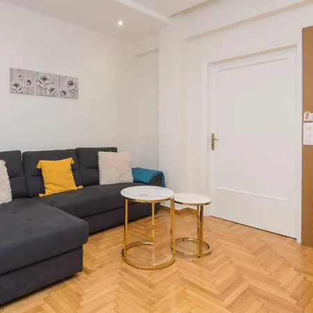 Spacious Luxury Apt In City Center Tan Athens