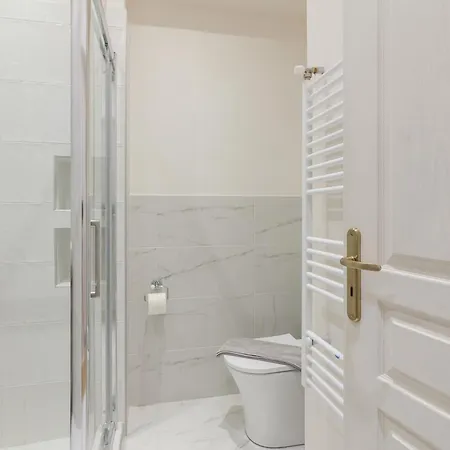 Apartment Spacious Luxury Apt In City Center Tan Athens