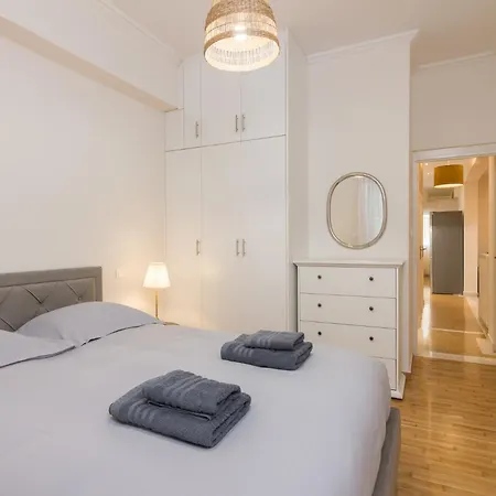 Spacious Luxury Apt In City Center Tan Athens