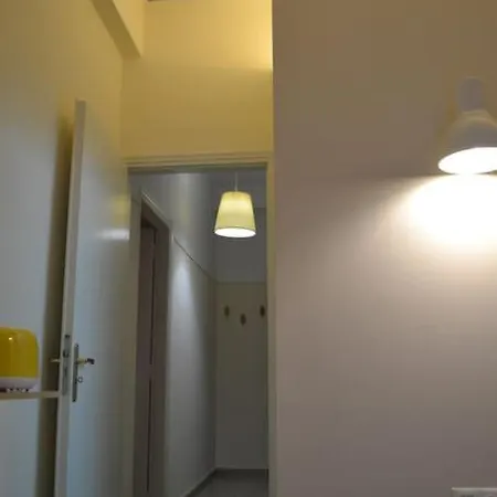 A-03. Next 2 Metro & Central Clinic. Renovated 2019! Apartment