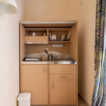 A-03. Next 2 Metro & Central Clinic. Renovated 2019! Apartment