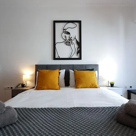 Syntagma Square, 70sqm Pentelis Sunny * Athens
