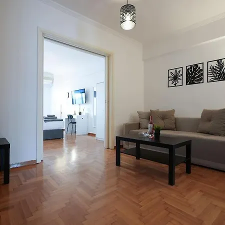 Syntagma Square, 70sqm Pentelis Sunny Apartment Athens