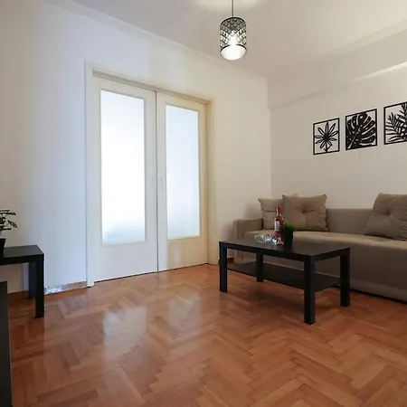 Syntagma Square, 70sqm Pentelis Sunny Apartment *