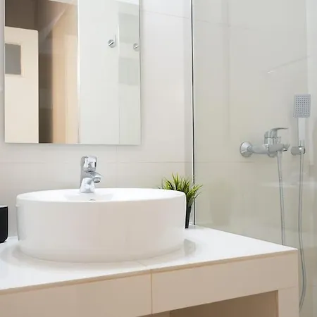 Syntagma Square, 70sqm Pentelis Sunny Apartment Athens
