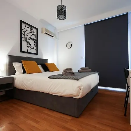 Syntagma Square, 70sqm Pentelis Sunny Athens