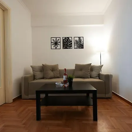 Syntagma Square, 70sqm Pentelis Sunny Apartment *