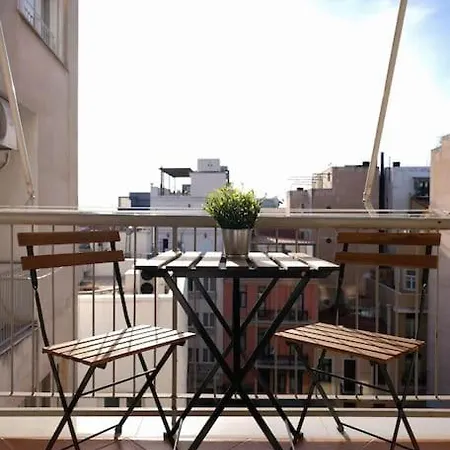 Syntagma Square, 70sqm Pentelis Sunny Apartment Athens