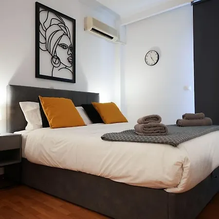 Syntagma Square, 70sqm Pentelis Sunny Athens