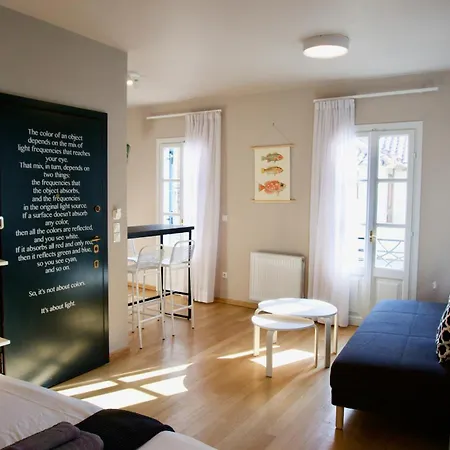 Syntagma Square: Amazing Cozy - Whale Apartment *