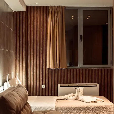 Apartment Parthenon Portrait Athens