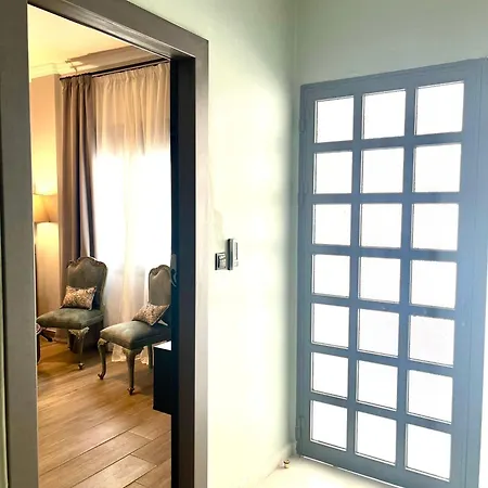 Theatre Alpha Apartment *