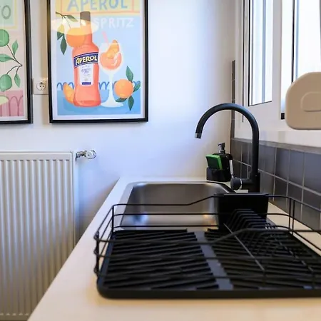 Debonair 1 Bedroom Premium Haven In Apartment Athens