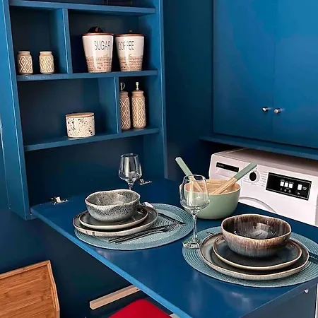 Bluexenia 1 Bedroom Retro Luxury