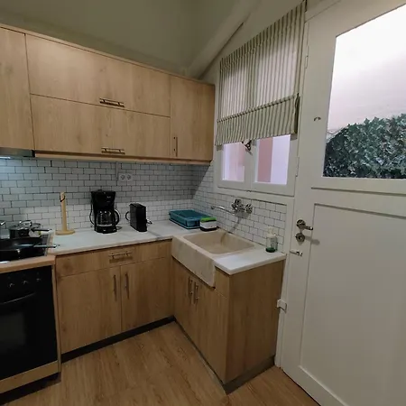 Thisio Apartment