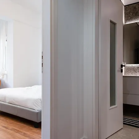Apartment Zen Love, Exarchia
