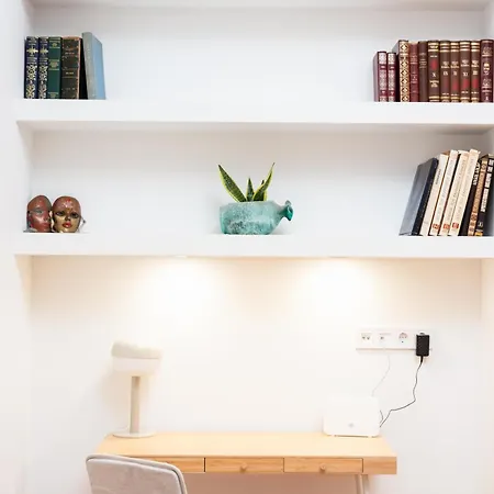 Zen Love, Exarchia Apartment
