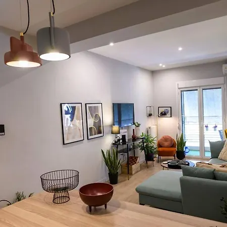 Cosy Contemporary Luxury Urban Retreat In Apartment
