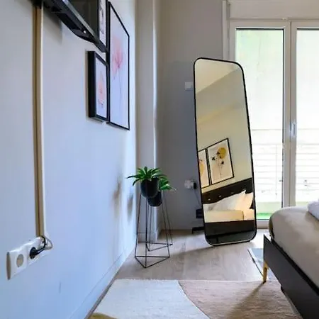 Cosy Contemporary Luxury Urban Retreat In Apartment Athens