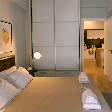 Cosy Contemporary Luxury Urban Retreat In