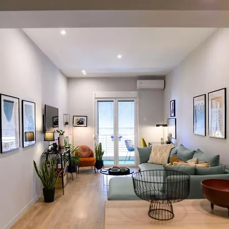 Cosy Contemporary Luxury Urban Retreat In Apartment