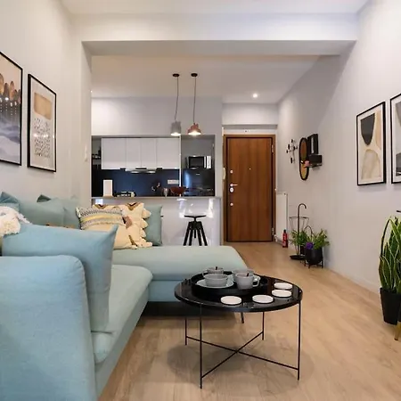 Cosy Contemporary Luxury Urban Retreat In *