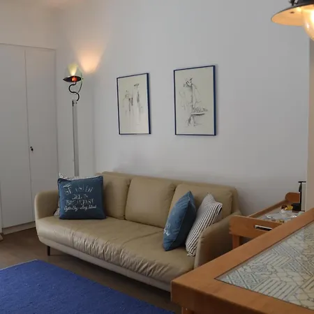 Vouliagmeni Seaside Flat Apartment