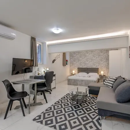 Apartment Paleo Faliro Gardenbay *
