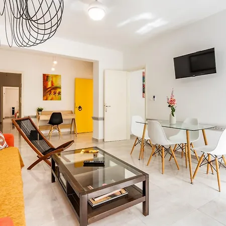 Apartment Psiri Gem: Historic Center With Balcony *