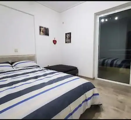 H 3 Bedrooms *