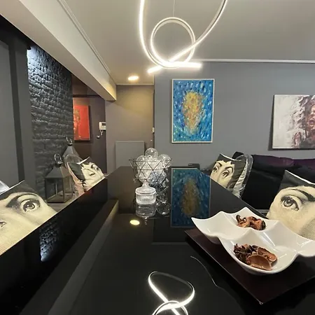 H 3 Bedrooms