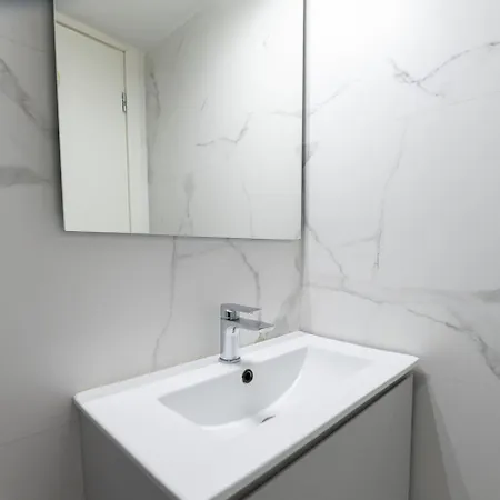 Elegant 3br In The Heart Of