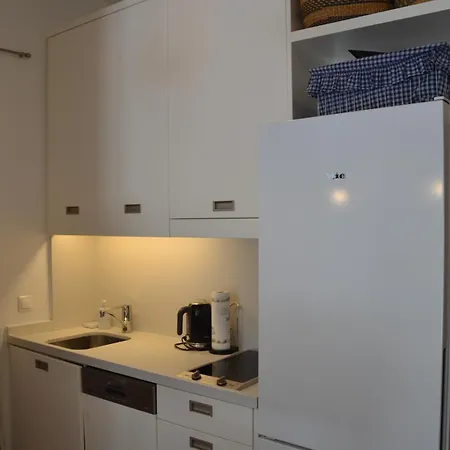 Vouliagmeni Seaside Flat * Athens