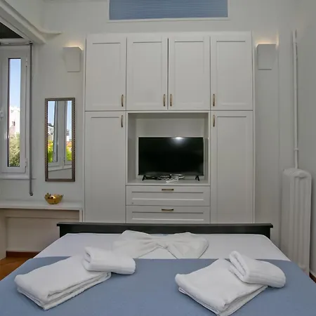 Ourania By Heloni Apartment