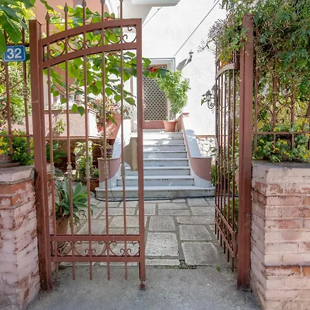Apartment Paleo Faliro Gardenbay