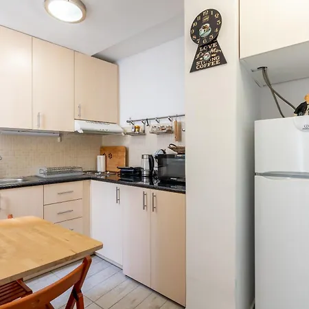 Great 35 Sq M On 1st Floor In Bohemian Psyri In Athens' Historic Center-in Vivo Apartment Athens