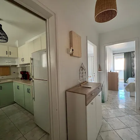Athenian Sky View - Next To Metro Apartment