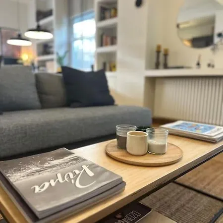 Athenian Coastal Urban Living Apartment *